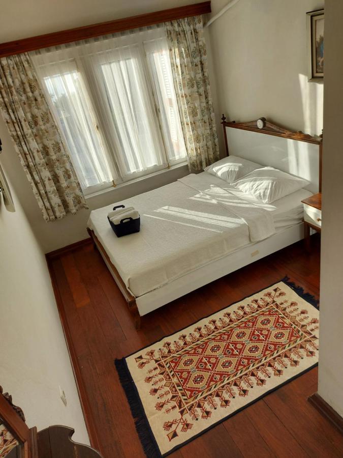 Celil Pansiyon Ayvalı Exterior foto