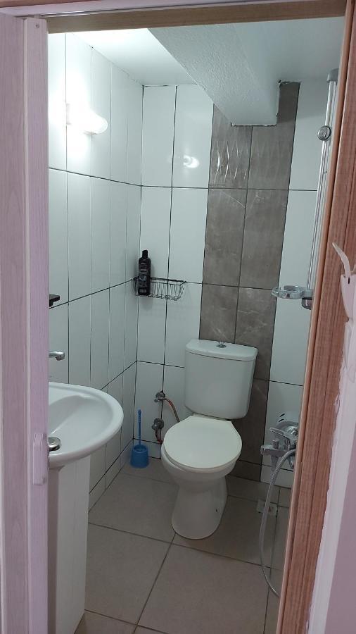Celil Pansiyon Ayvalı Exterior foto
